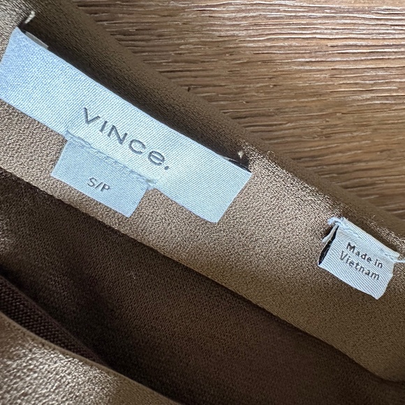 VINCE Gathered Skirt In Vine - Picture 6 of 9